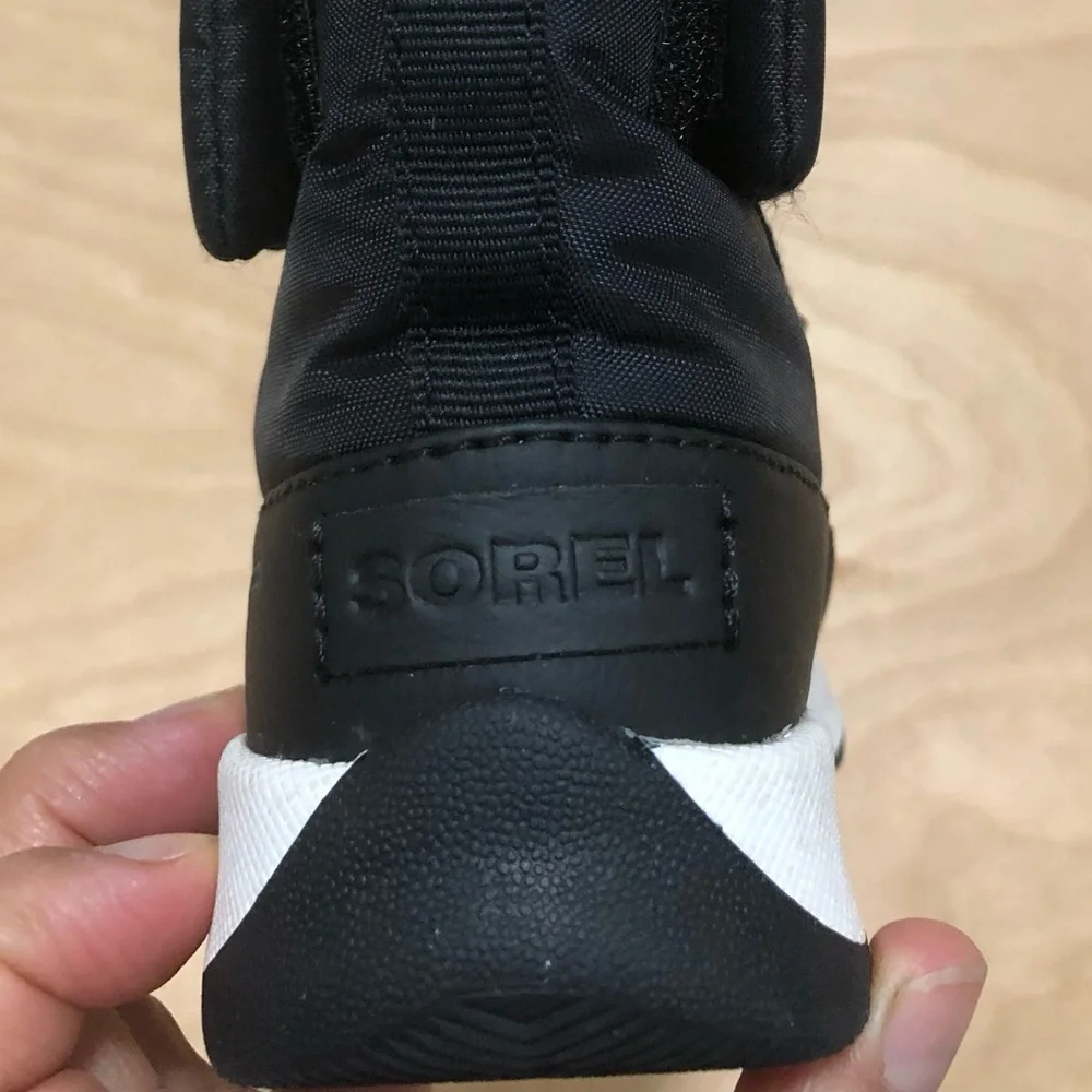 Sorel Kids Black Insulated Snow Boots Waterproof Size 8.
